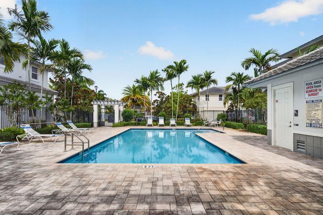 6994 Pines Circle, Coconut Creek, FL 33073