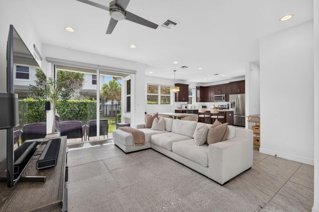 6994 Pines Circle, Coconut Creek, FL 33073