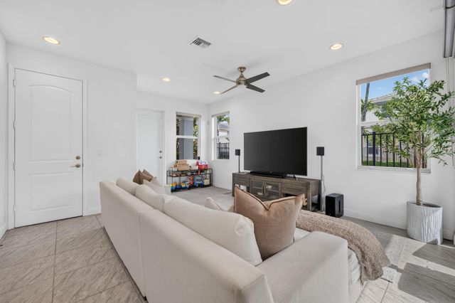 6994 Pines Circle, Coconut Creek, FL 33073