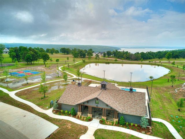 8 Patriot Pointe, Eufaula, OK 74432