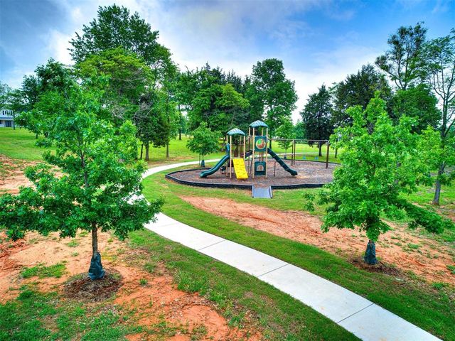 8 Patriot Pointe, Eufaula, OK 74432