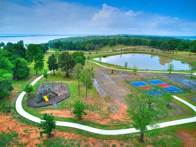 8 Patriot Pointe, Eufaula, OK 74432