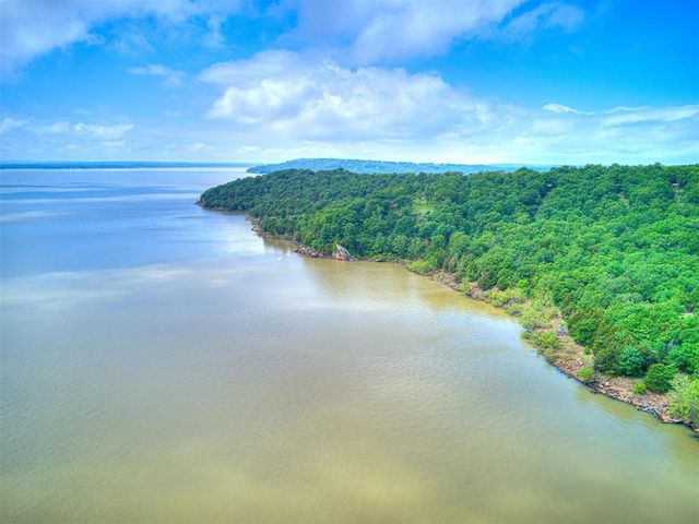 8 Patriot Pointe, Eufaula, OK 74432