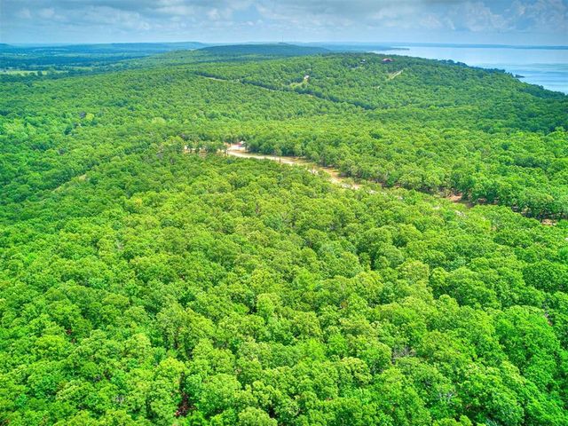 8 Patriot Pointe, Eufaula, OK 74432