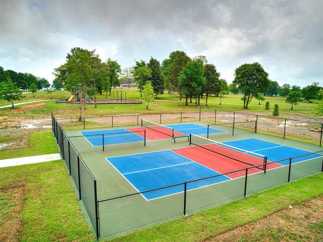 8 Patriot Pointe, Eufaula, OK 74432