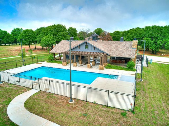 8 Patriot Pointe, Eufaula, OK 74432