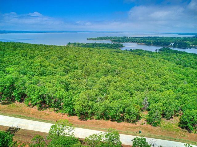 8 Patriot Pointe, Eufaula, OK 74432