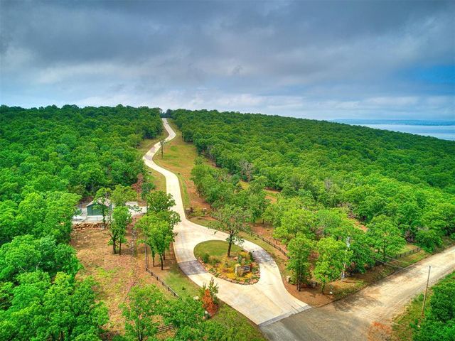 8 Patriot Pointe, Eufaula, OK 74432