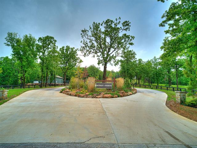 8 Patriot Pointe, Eufaula, OK 74432