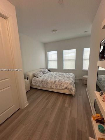 8352 NW 7th Pl, Plantation, FL 33324