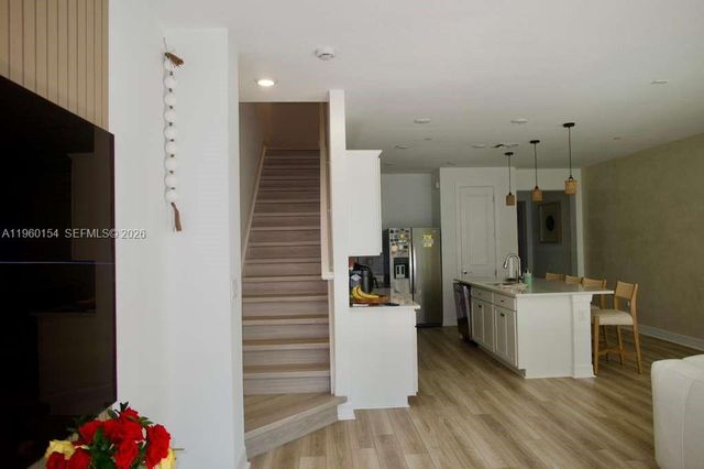 8352 NW 7th Pl, Plantation, FL 33324