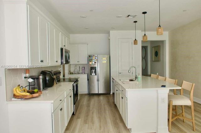 8352 NW 7th Pl, Plantation, FL 33324