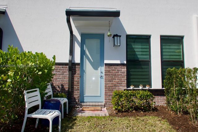 8352 NW 7th Pl, Plantation, FL 33324