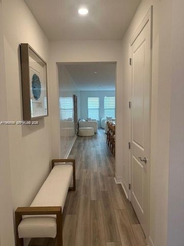 8352 NW 7th Pl, Plantation, FL 33324