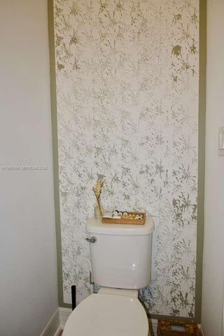 8352 NW 7th Pl, Plantation, FL 33324