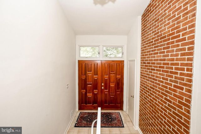 8401 BEECH TREE RD, Bethesda, MD 20817
