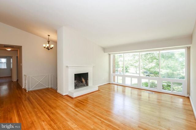 8401 BEECH TREE RD, Bethesda, MD 20817