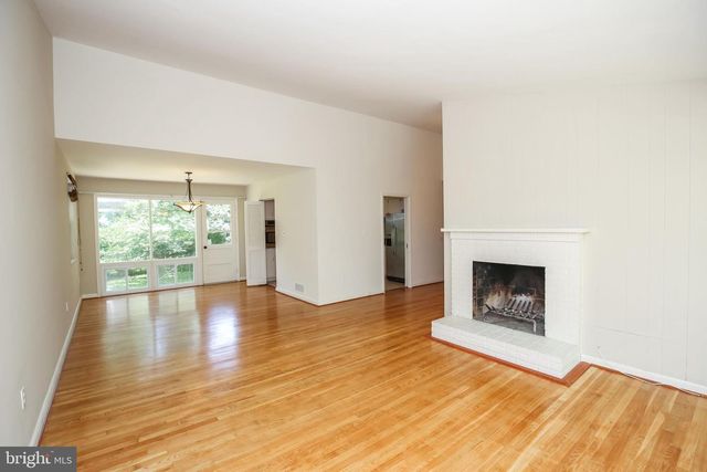 8401 BEECH TREE RD, Bethesda, MD 20817
