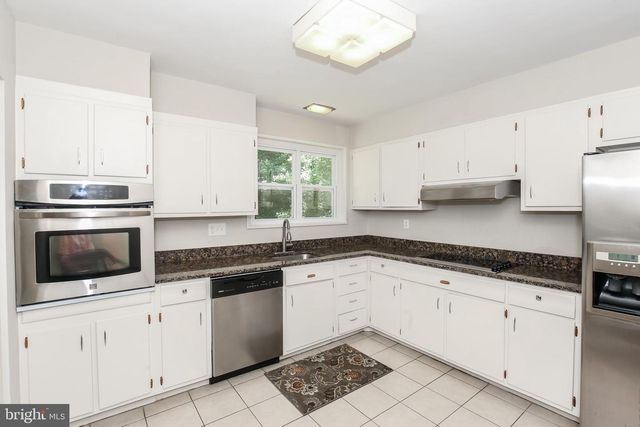 8401 BEECH TREE RD, Bethesda, MD 20817