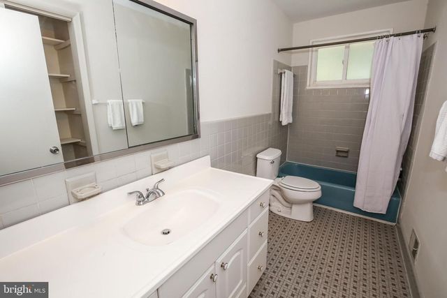 8401 BEECH TREE RD, Bethesda, MD 20817