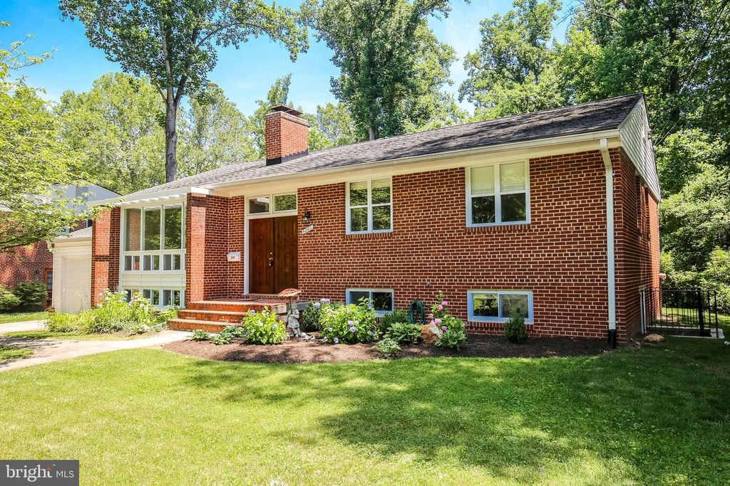 8401 BEECH TREE RD, Bethesda, MD 20817