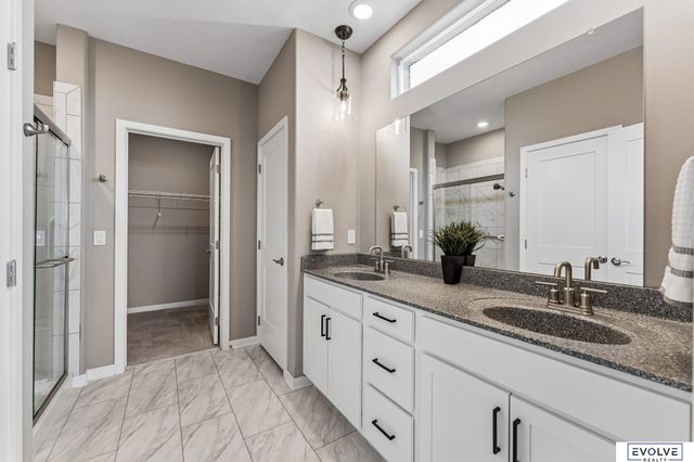 18472 Chutney Drive, Omaha, NE 68136