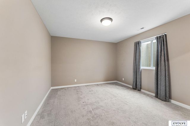 18472 Chutney Drive, Omaha, NE 68136