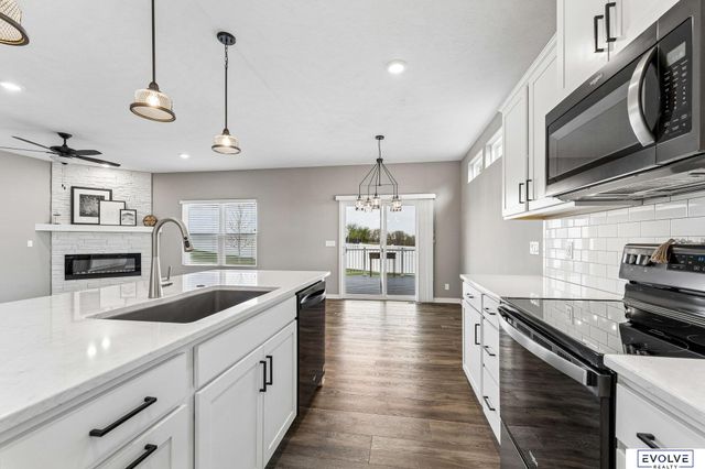 18472 Chutney Drive, Omaha, NE 68136