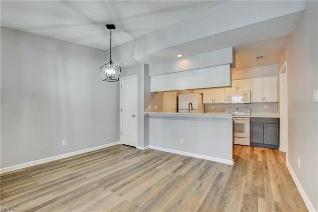 717 Inlet Quay Apt G, Chesapeake, VA 23320