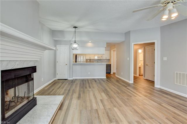 717 Inlet Quay Apt G, Chesapeake, VA 23320