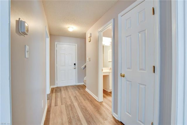 717 Inlet Quay Apt G, Chesapeake, VA 23320