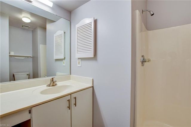 717 Inlet Quay Apt G, Chesapeake, VA 23320