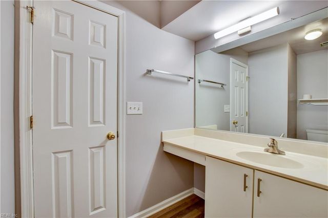 717 Inlet Quay Apt G, Chesapeake, VA 23320