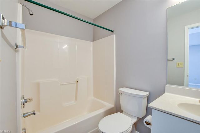 717 Inlet Quay Apt G, Chesapeake, VA 23320