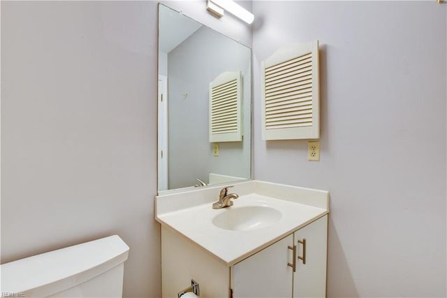 717 Inlet Quay Apt G, Chesapeake, VA 23320