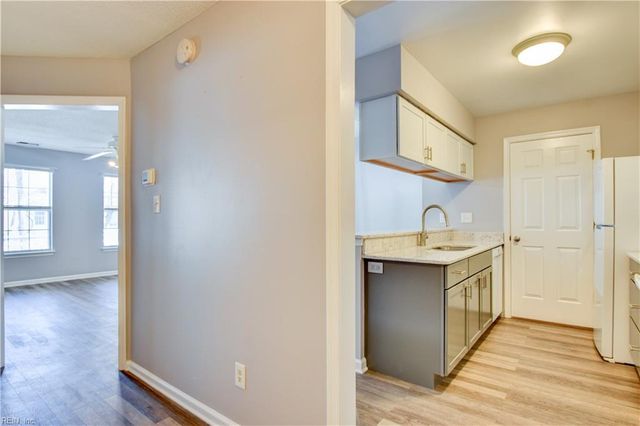 717 Inlet Quay Apt G, Chesapeake, VA 23320