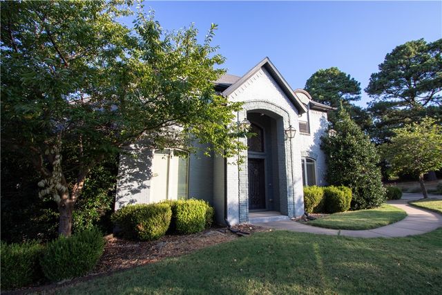 3243 N Blue Star Drive, Fayetteville, AR 72703
