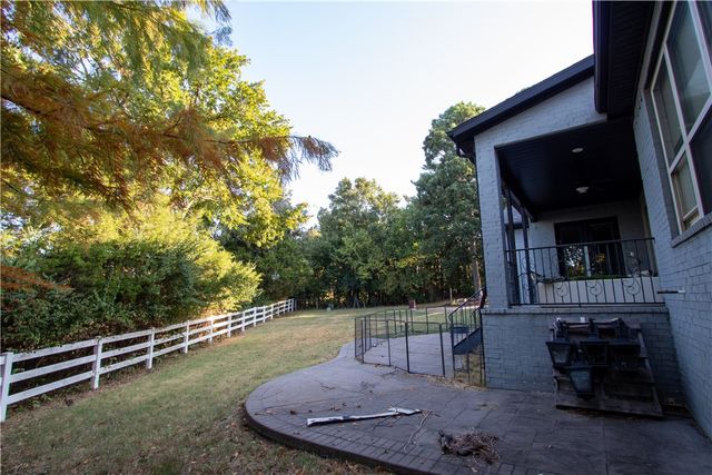 3243 N Blue Star Drive, Fayetteville, AR 72703