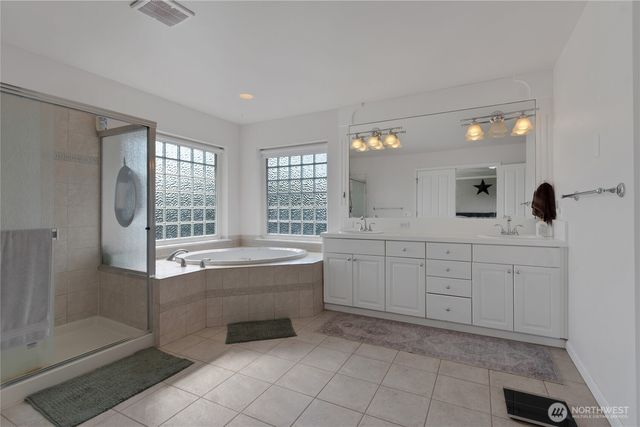 25128 161st Place SE, Covington, WA 98042