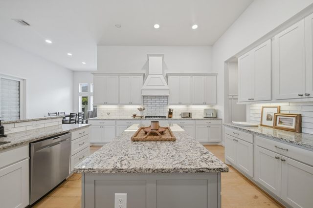 2420 Sky Harbor Lane, Friendswood, TX 77546