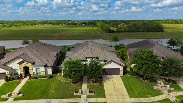 2420 Sky Harbor Lane, Friendswood, TX 77546