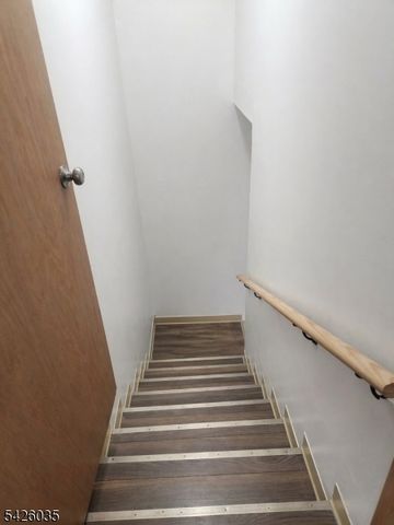 19 Cloverhill Pl, Montclair Twp., NJ 07042