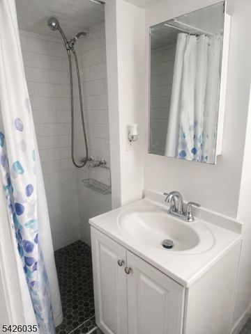 19 Cloverhill Pl, Montclair Twp., NJ 07042