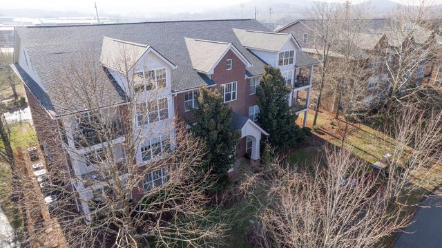 2000 Newark Ln Unit F302, Thompsons Station, TN 37179