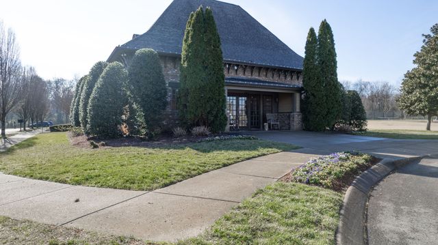 2000 Newark Ln Unit F302, Thompsons Station, TN 37179