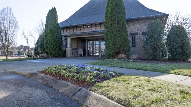 2000 Newark Ln Unit F302, Thompsons Station, TN 37179