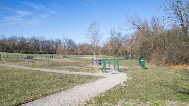 2000 Newark Ln Unit F302, Thompsons Station, TN 37179