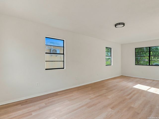 419 Vickers, San Antonio, TX 78211