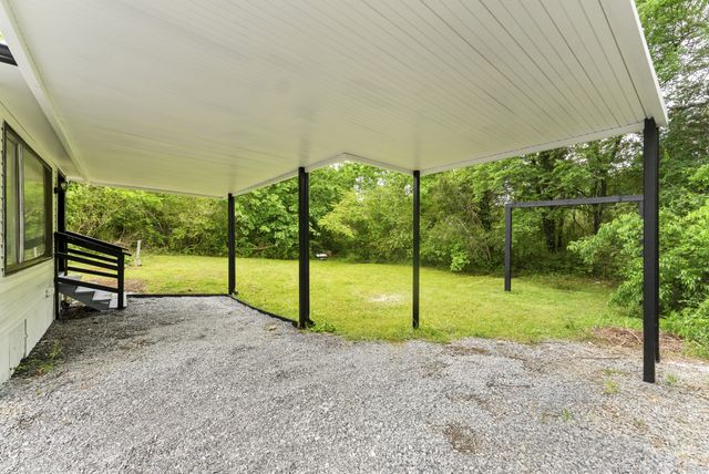 1370 Daniels St, Christiana, TN 37037