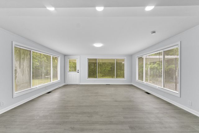 1370 Daniels St, Christiana, TN 37037